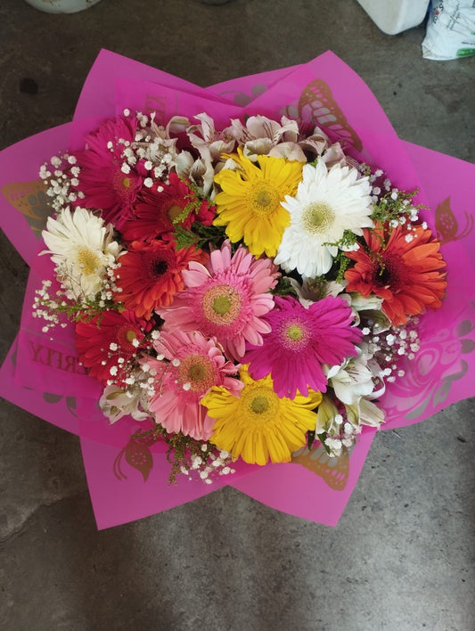 RAMO DE GERBERAS DE COLORES.