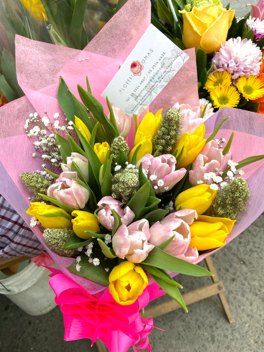 RAMO DE TULIPANES