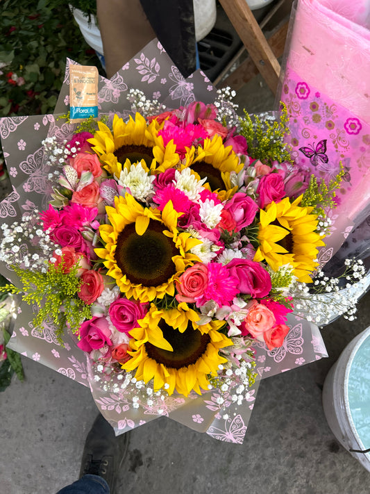 Ramo de Girasol y Flores Tono Palido